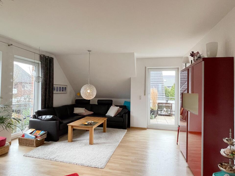 Wohnraum mit Zugang zur Loggia