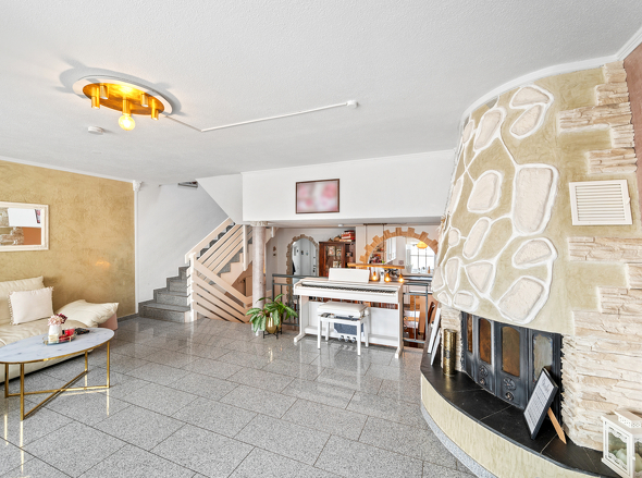 backbone_69854_031_HD