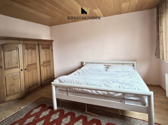 Ruhiges Schlafzimmer mit angenehmer Atmosphäre.