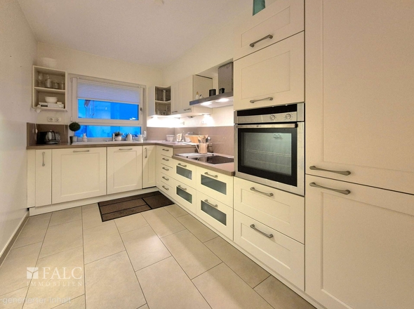 Hochwertige Einbauküche