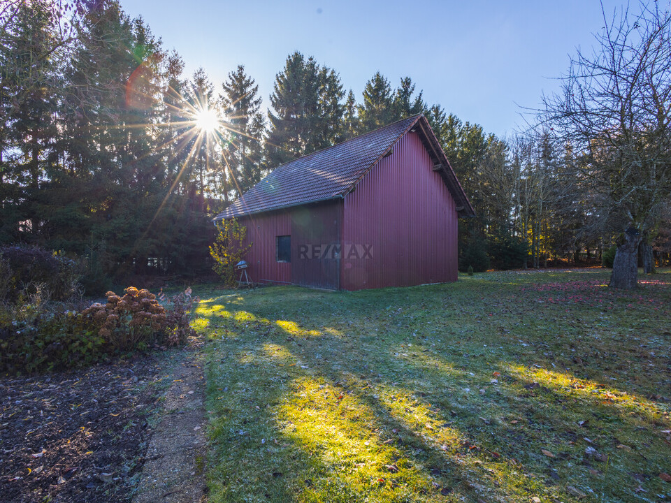 Garten mit ausgebauter Scheune