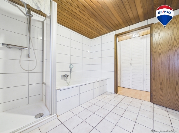 REMAX Immobilien DeLux Einfamilienhaus Schlafzimmer Blieskastel Mark Matthias Borowicz