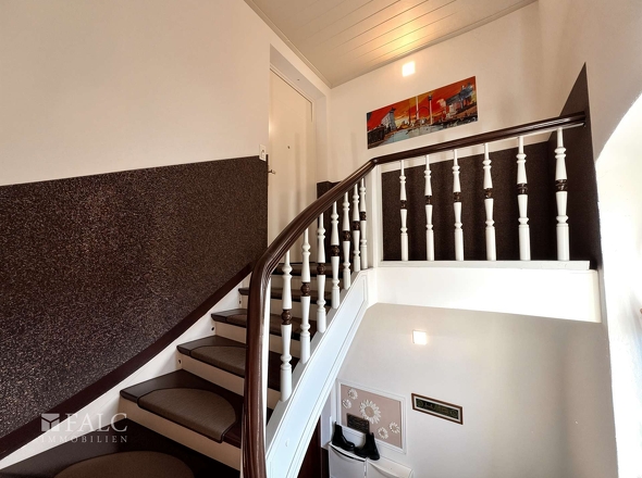 Treppenhaus und Eingangsbereich