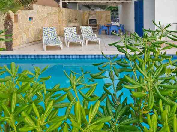 Luxusvilla direkt am Meer in Kroatien auf der Insel Brac zum Verkauf - Panorama Scouting.