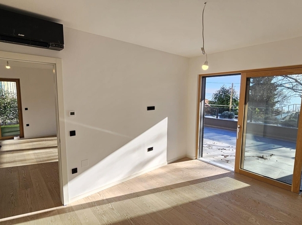 kantrida-luksuzan-stan-s-privatnom-okucnicom_21