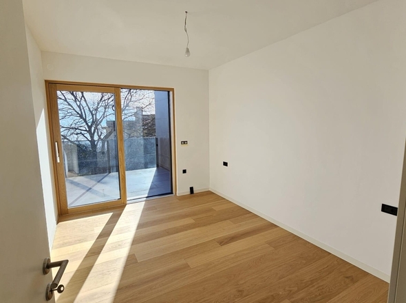 kantrida-luksuzan-stan-s-privatnom-okucnicom_25