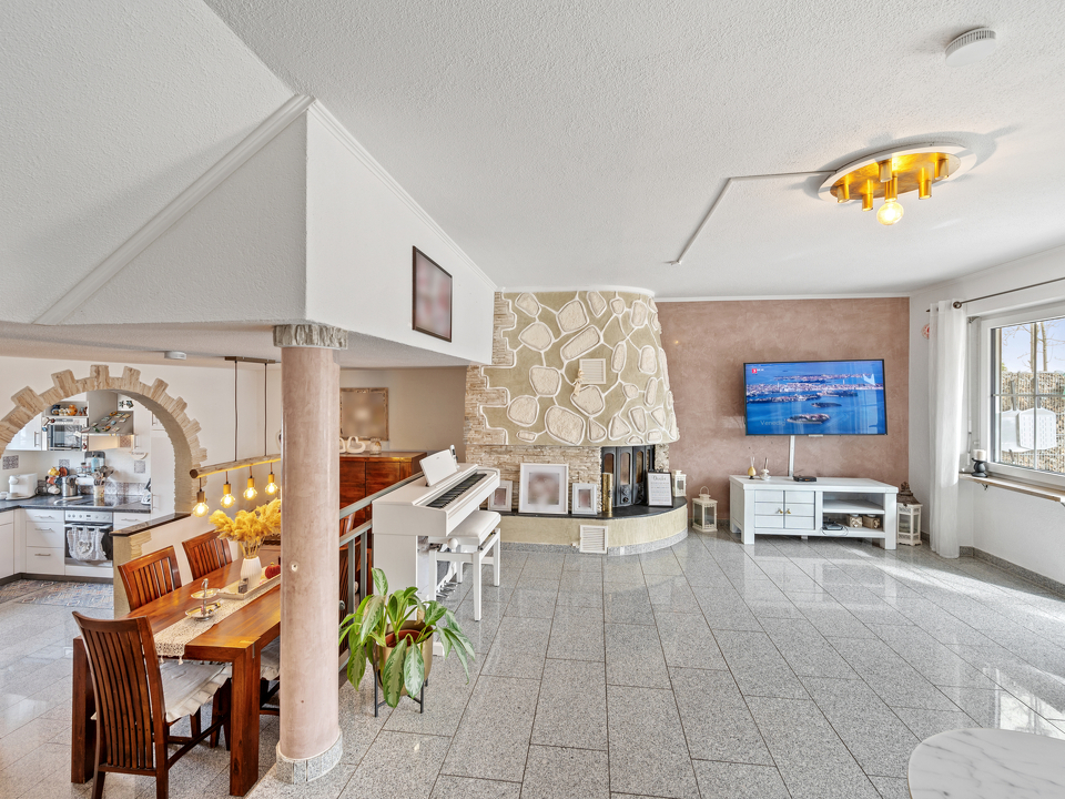 backbone_69854_039_HD