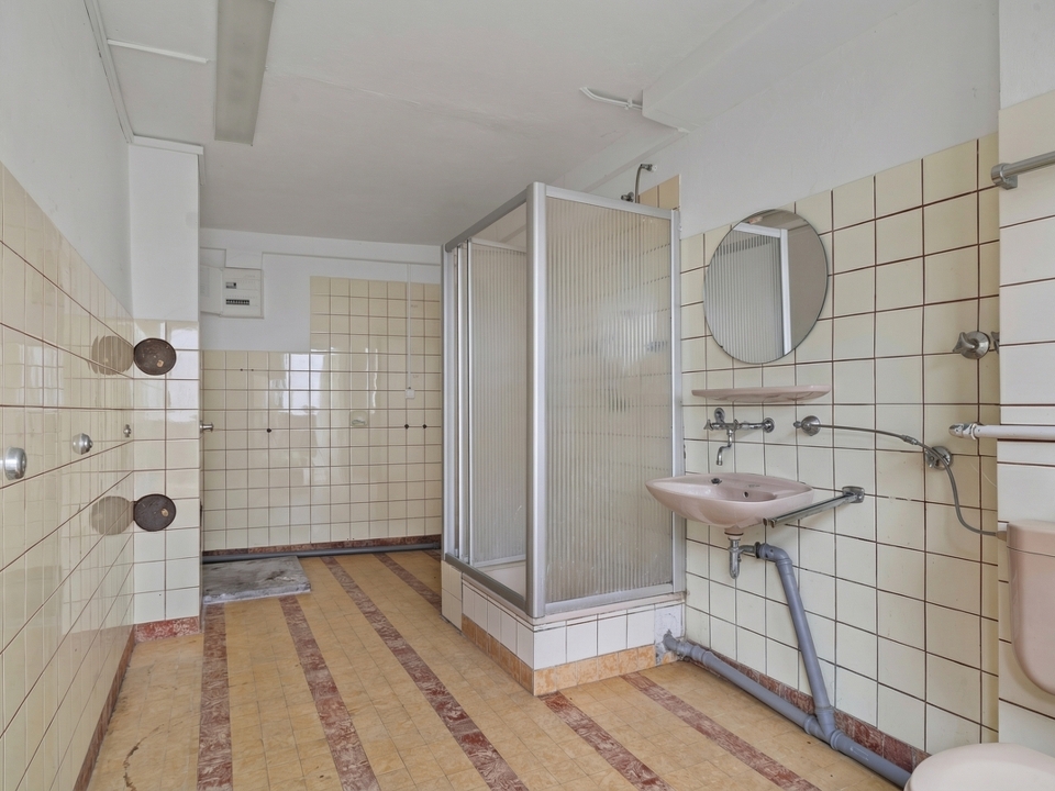 Bad (über Hof erreichbar)