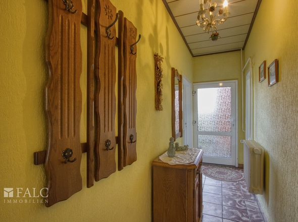 Flur und hinterer Ausgang WE 1