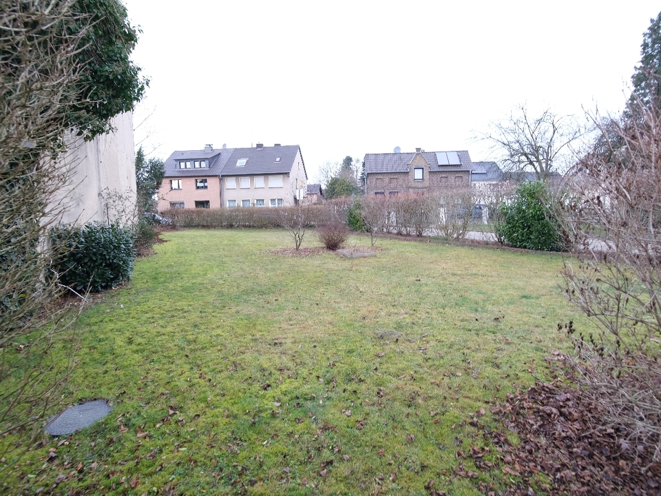 Baugrundstück zur Straßenseite