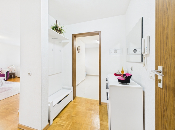 CAM04182G0-PR0043-STILL006