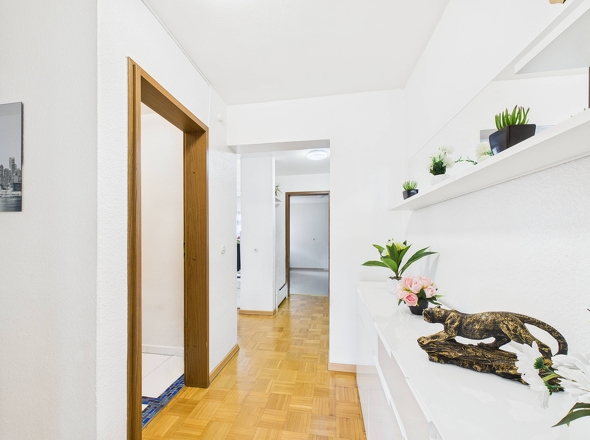 CAM04182G0-PR0043-STILL025