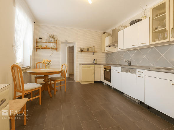 Küche Wohnung straßenseitig