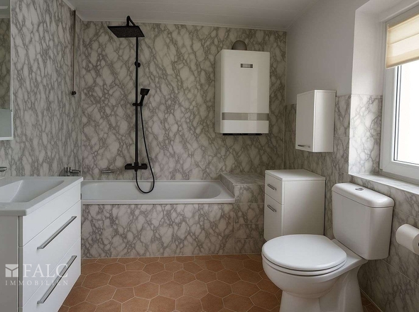 tageslichthelles Badezimmer