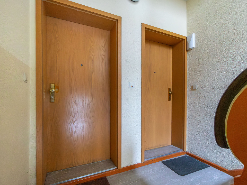 Wohnungstür rechts