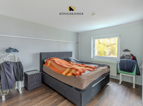 Großzügiges Schlafzimmer mit Ankleide und Bad en Suite