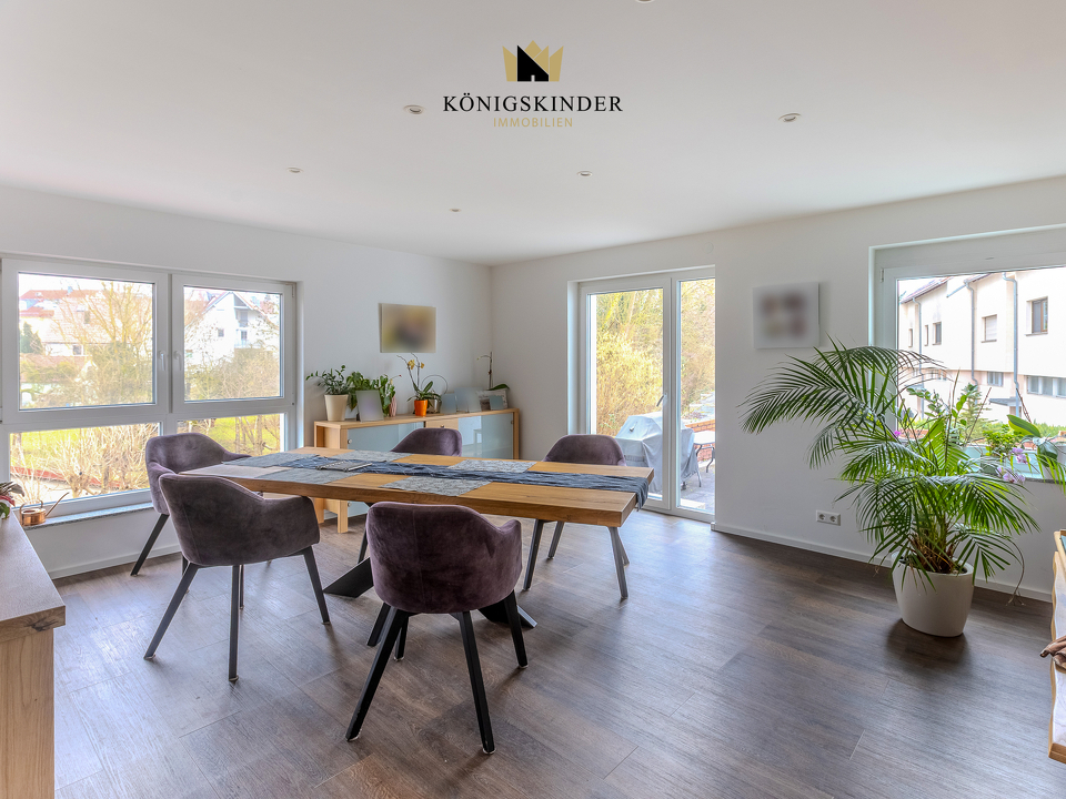 Großzügiger Wohn- und Essbereich (Wohneinheit 1)