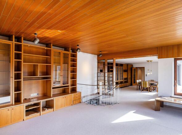 Wohnbereich mit Blick ins Esszimmer