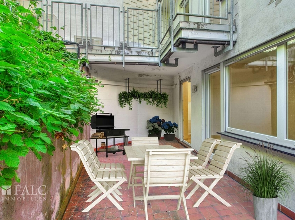 Terrasse 1.OG (virtuell möbliert)