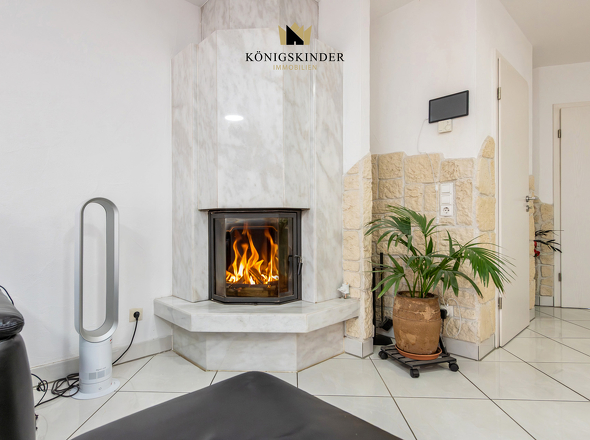 Holzkamin – gemütlicher Mittelpunkt