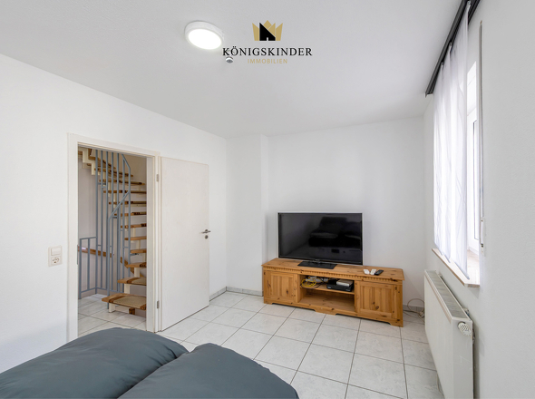 Kinder-/Arbeitszimmer – hell und freundlich