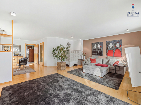 Wohn-/Esszimmer mit Kachelofen