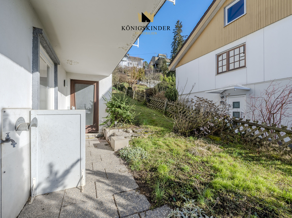 Nebeneingang & Garten Ost