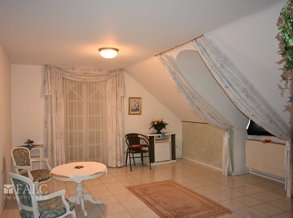 Zimmerbeispiel-Dacchgeschoss-