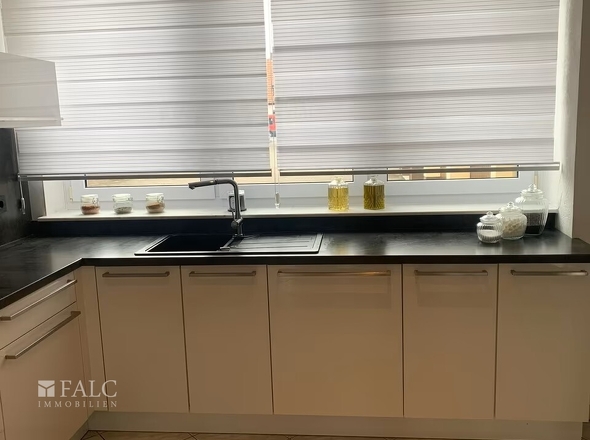 Verdunklung per Rollo