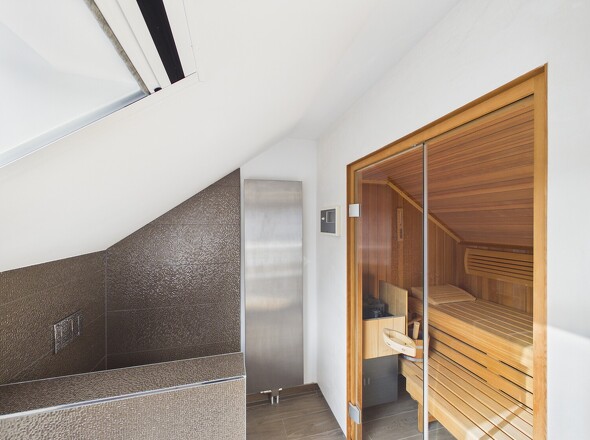 Spitzboden Saunabad