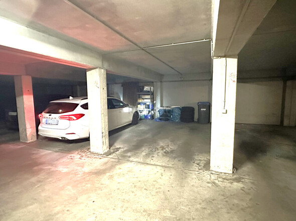 Tiefgaragenstellplatz