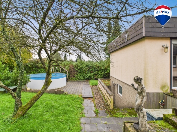 RE/MAX Immobilien DeLux Einfamilienhaus Wallerfangen-Oberlimberg Hinten