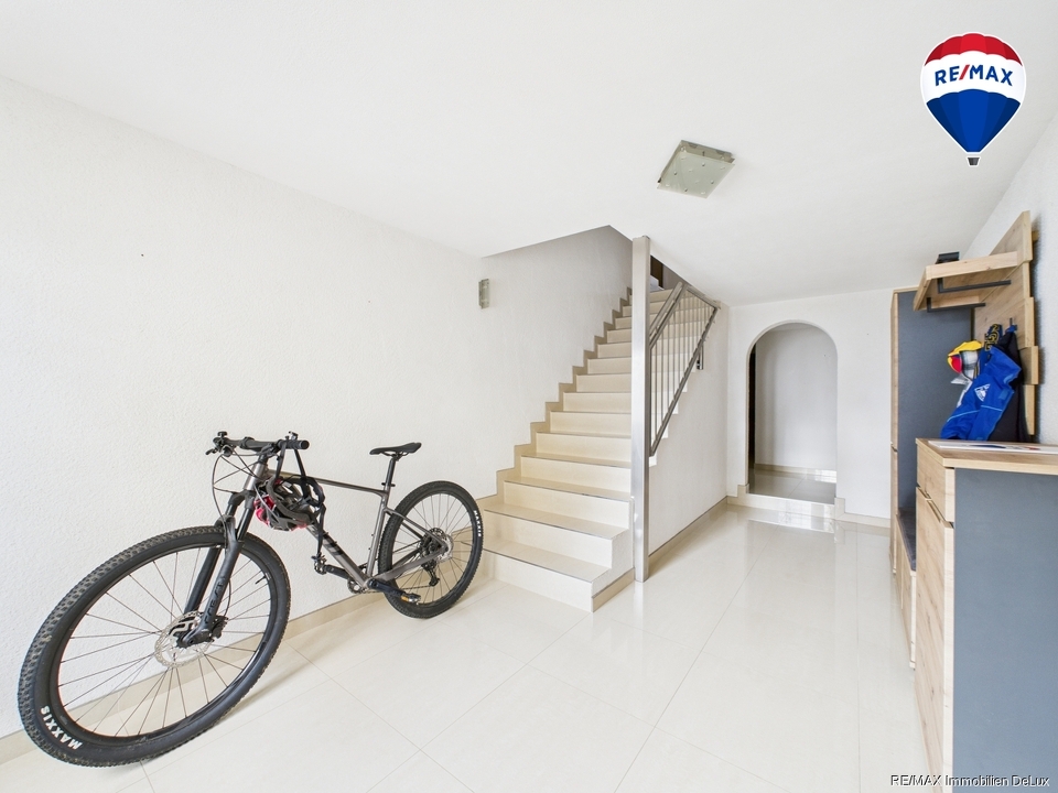 REMAX Immobilien DeLux Einfamilienhaus  Bebelsheim Diele Mark Borowicz