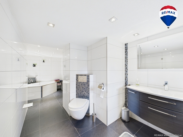 REMAX Immobilien DeLux Einfamilienhaus  Bebelsheim Bad Mark Borowicz