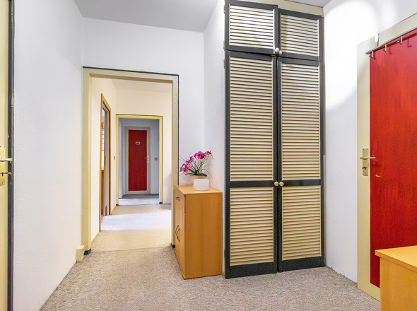 Mittelflur Ansicht von Eingangstür