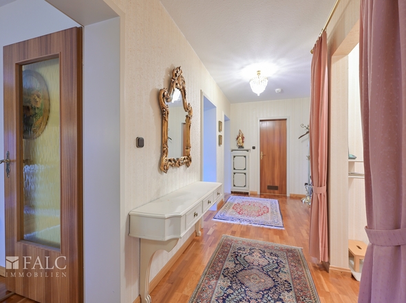 Diele Blick Badezimmer