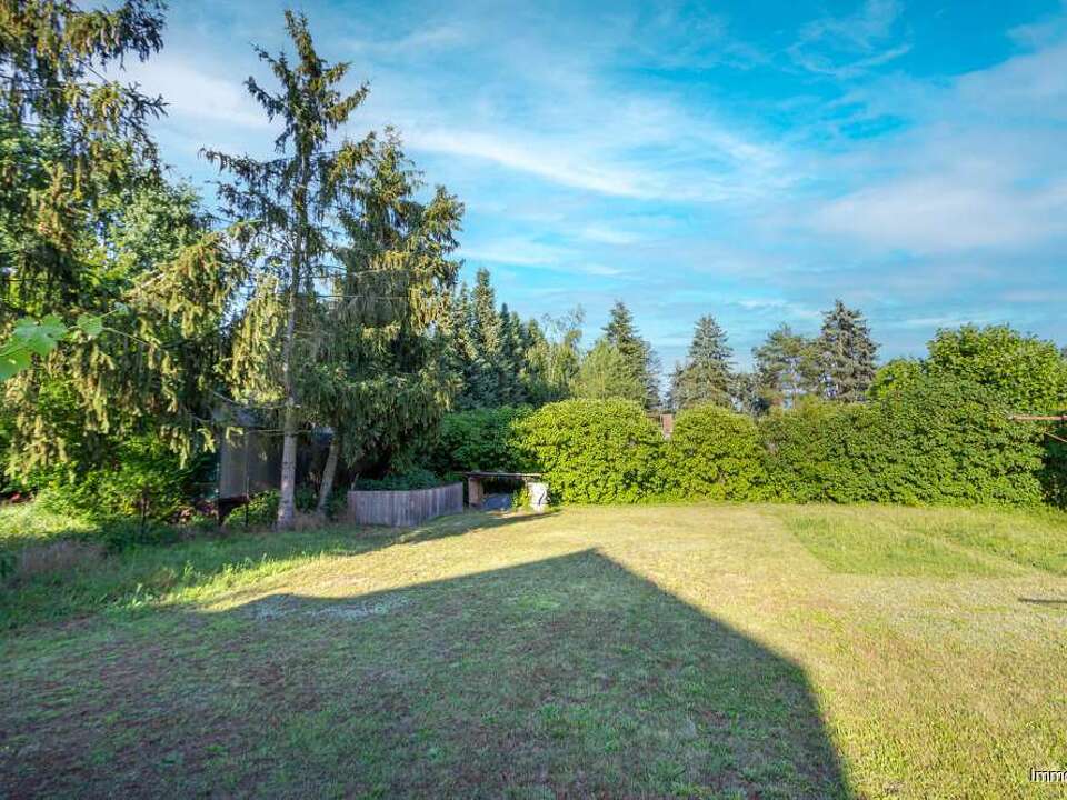 Großes Gartengrundstück