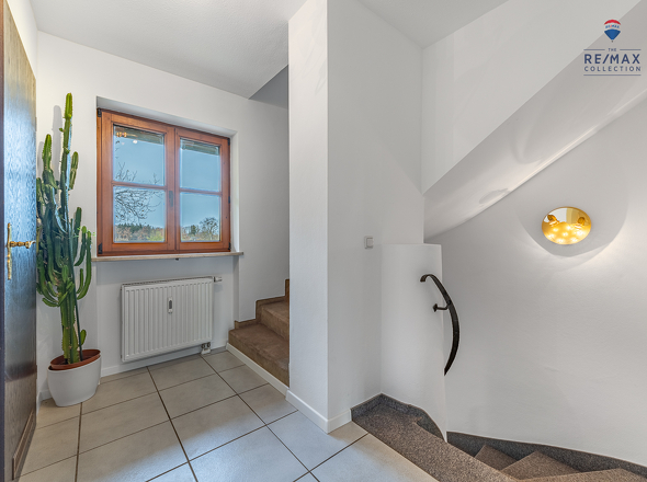 Flur mit Abstellkamer - 1. OG