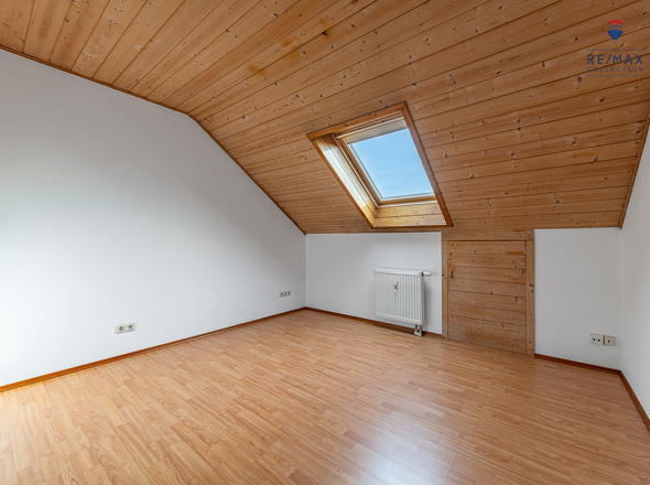 Kinder-/Arbeitszimmer DG