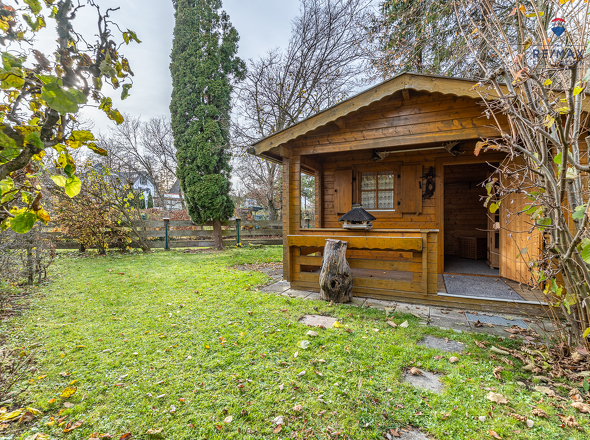 Garten mit Gartenhaus