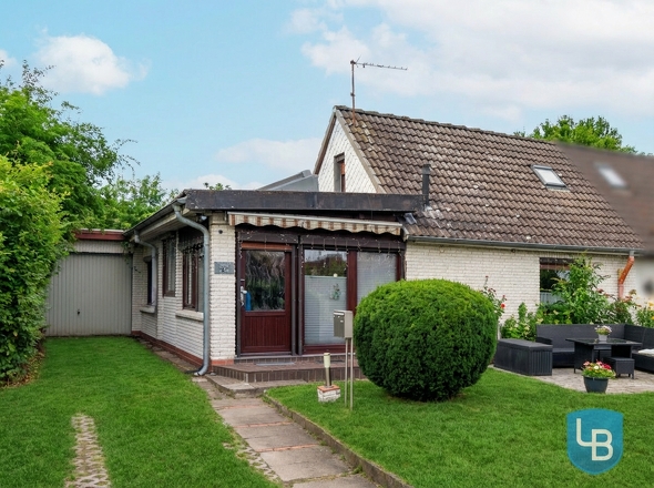 Auffahrt und Hauszugang