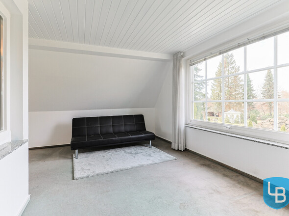Wohnlich ausgebautes Zimmer im Dachgeschoss...