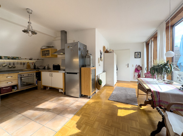 Eingangsbereich mit offener Küche