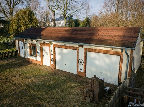 Garage mit Werkstatt