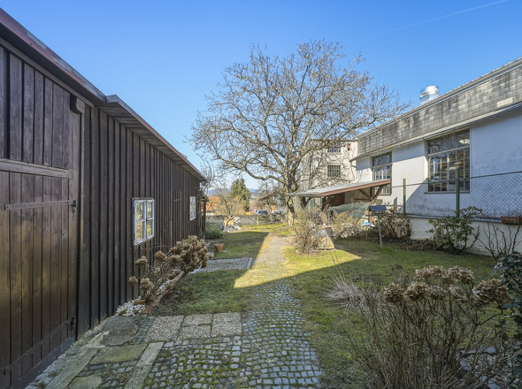 Garten und Nebengebäude