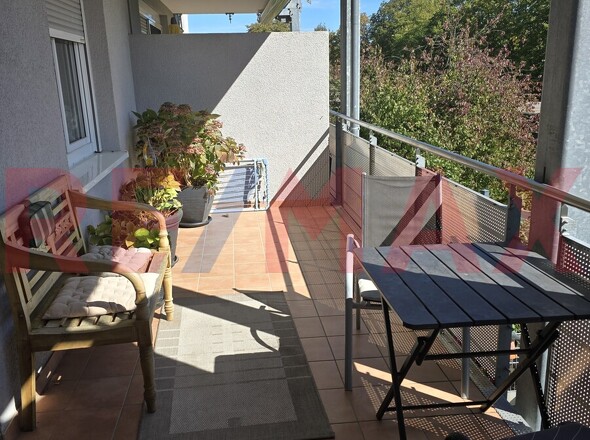 großer Sonnenbalkon