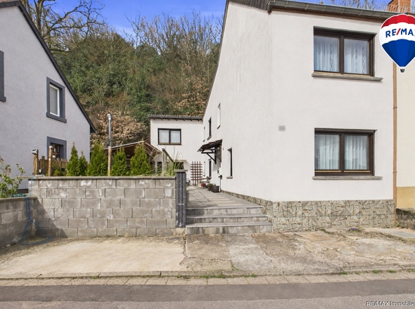 REMAX Immobilien DeLux Haus in Losheim am See - Britten zu verkaufen