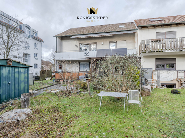 Blick vom großen Garten auf das Haus