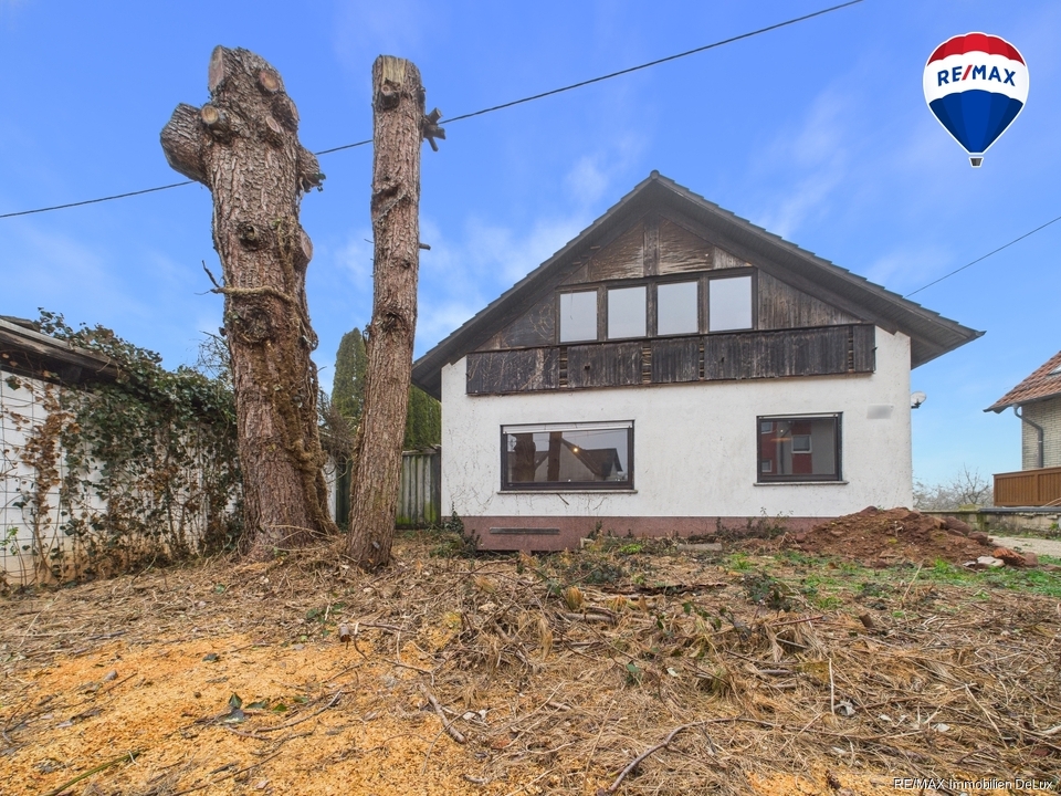 REMAX Immobilien DeLux Einfamilienhau Frontansicht Eppelborn Mark Borowicz