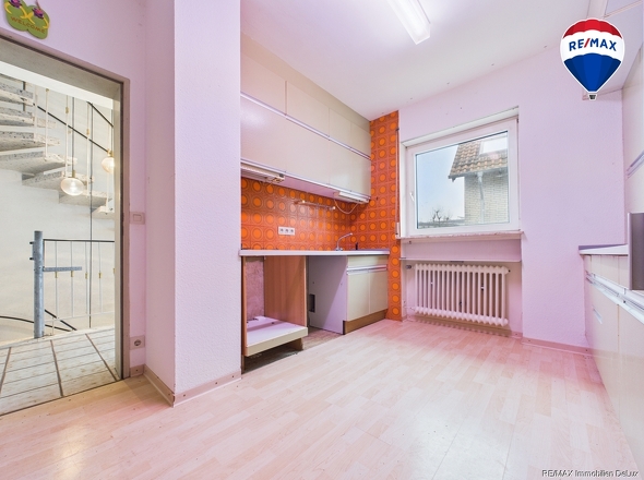 REMAX Immobilien DeLux Einfamilienhau Küche Eppelborn Mark Borowicz